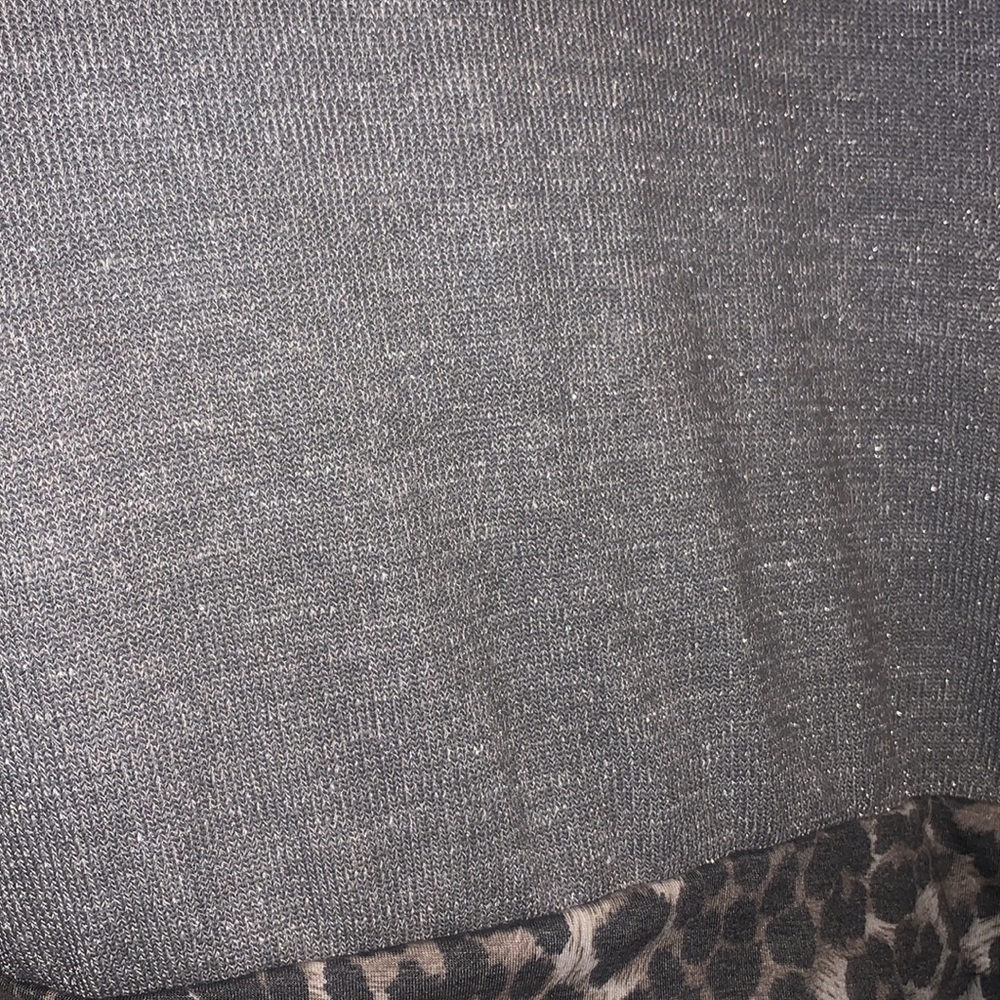 Honeyme Silver Top w/ Leopard Contrast, Small - Picture 2 of 2